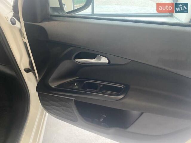 Белый Фиат Типо, объемом двигателя 1.37 л и пробегом 134 тыс. км за 8600 $, фото 20 на Automoto.ua