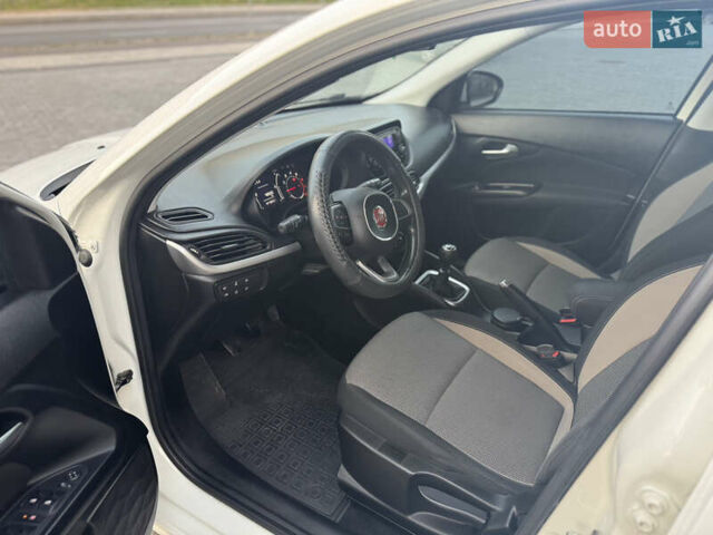 Белый Фиат Типо, объемом двигателя 1.37 л и пробегом 48 тыс. км за 9999 $, фото 9 на Automoto.ua