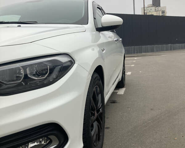 Белый Фиат Типо, объемом двигателя 1.37 л и пробегом 16 тыс. км за 13500 $, фото 7 на Automoto.ua