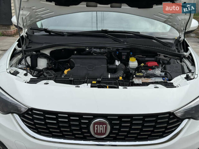 Фіат Тіпо 2020 у Смеле на Automoto.ua Білий Фіат Тіпо, об'ємом двигуна 1.37 л та пробігом 258 тис. км за 7600 $, фото 41 на Automoto.ua