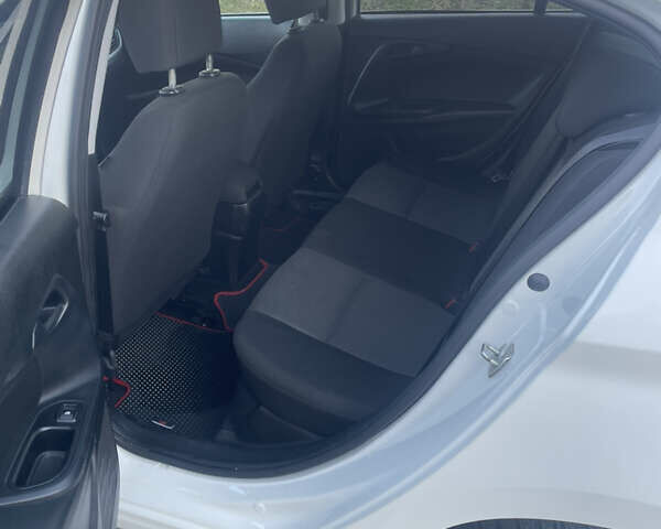 Белый Фиат Типо, объемом двигателя 1.37 л и пробегом 100 тыс. км за 11500 $, фото 8 на Automoto.ua