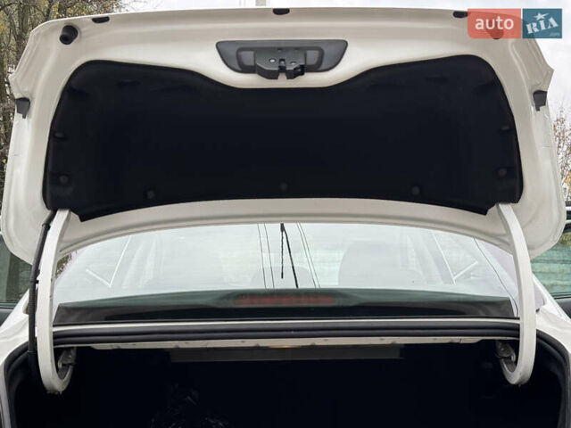 Фіат Тіпо 2020 у Смеле на Automoto.ua Білий Фіат Тіпо, об'ємом двигуна 1.37 л та пробігом 258 тис. км за 7600 $, фото 30 на Automoto.ua