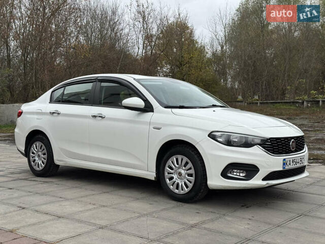 Фіат Тіпо 2020 у Смеле на Automoto.ua Білий Фіат Тіпо, об'ємом двигуна 1.37 л та пробігом 258 тис. км за 7600 $, фото 1 на Automoto.ua