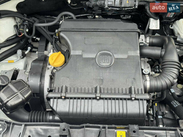Фіат Тіпо 2020 у Смеле на Automoto.ua Білий Фіат Тіпо, об'ємом двигуна 1.37 л та пробігом 258 тис. км за 7600 $, фото 43 на Automoto.ua