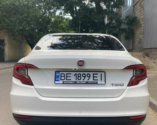 Белый Фиат Типо, объемом двигателя 1.37 л и пробегом 187 тыс. км за 9000 $, фото 2 на Automoto.ua
