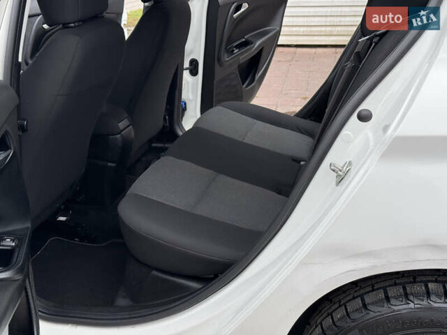 Фіат Тіпо 2020 у Смеле на Automoto.ua Білий Фіат Тіпо, об'ємом двигуна 1.37 л та пробігом 258 тис. км за 7600 $, фото 29 на Automoto.ua