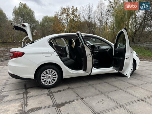 Фіат Тіпо 2020 у Смеле на Automoto.ua Білий Фіат Тіпо, об'ємом двигуна 1.37 л та пробігом 258 тис. км за 7600 $, фото 13 на Automoto.ua