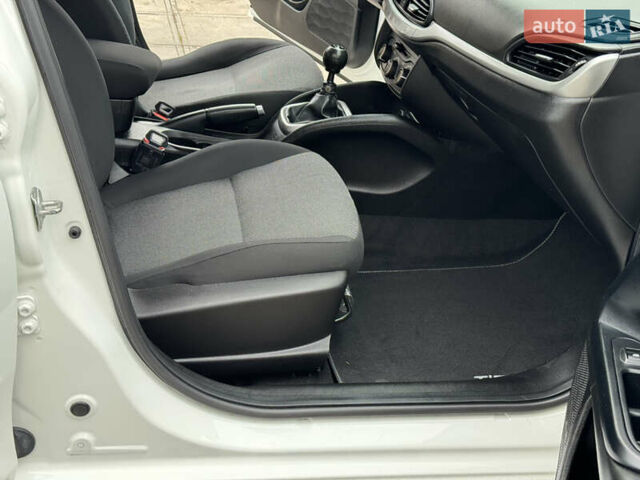 Фіат Тіпо 2020 у Смеле на Automoto.ua Білий Фіат Тіпо, об'ємом двигуна 1.37 л та пробігом 258 тис. км за 7600 $, фото 35 на Automoto.ua