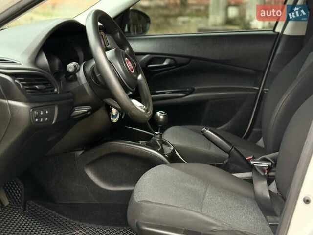 Белый Фиат Типо, объемом двигателя 1.37 л и пробегом 102 тыс. км за 10999 $, фото 15 на Automoto.ua