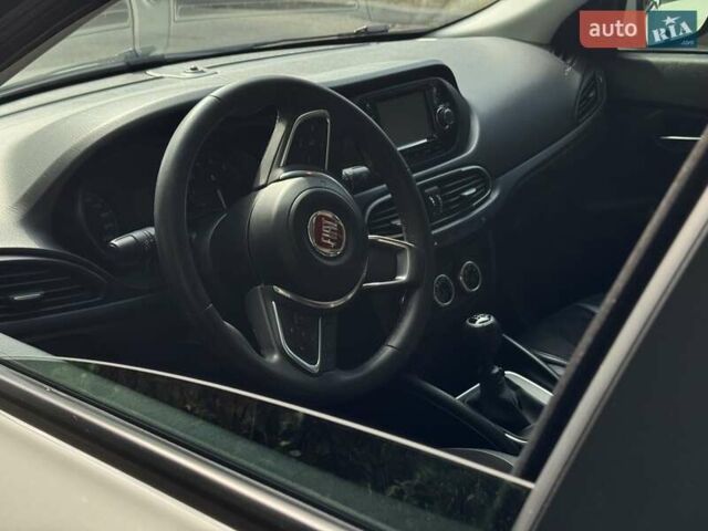Білий Фіат Тіпо, об'ємом двигуна 1.37 л та пробігом 69 тис. км за 11500 $, фото 8 на Automoto.ua