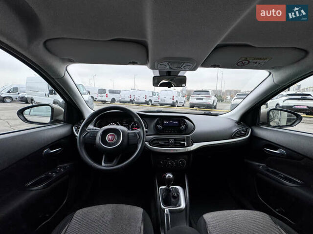 Бежевий Фіат Тіпо, об'ємом двигуна 1.37 л та пробігом 84 тис. км за 8500 $, фото 14 на Automoto.ua