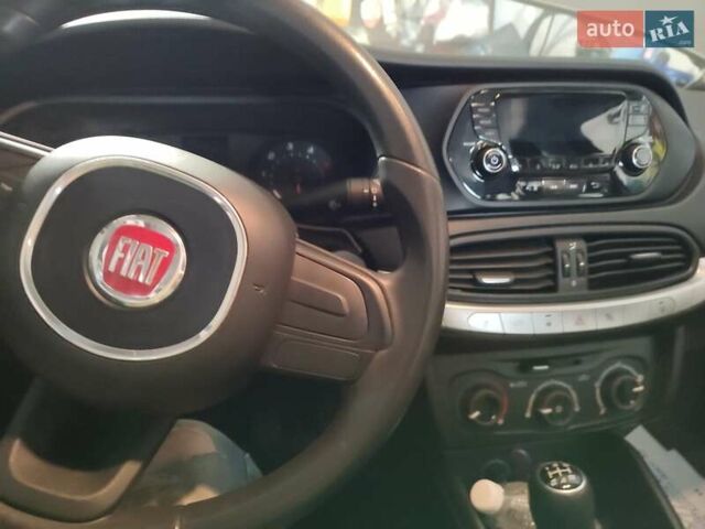 Бежевий Фіат Тіпо, об'ємом двигуна 1.25 л та пробігом 102 тис. км за 10499 $, фото 1 на Automoto.ua
