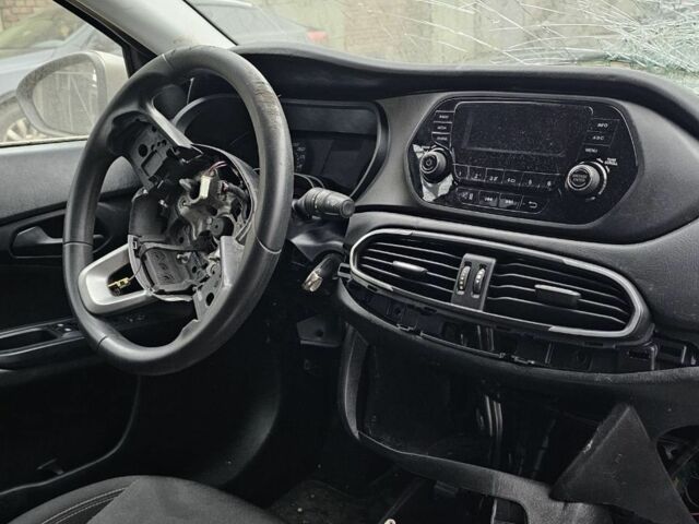 Бежевый Фиат Типо, объемом двигателя 1.4 л и пробегом 17 тыс. км за 2600 $, фото 19 на Automoto.ua