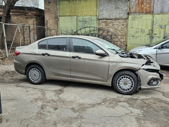 Бежевый Фиат Типо, объемом двигателя 1.4 л и пробегом 17 тыс. км за 2600 $, фото 1 на Automoto.ua