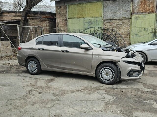 Бежевый Фиат Типо, объемом двигателя 1.4 л и пробегом 17 тыс. км за 2600 $, фото 3 на Automoto.ua
