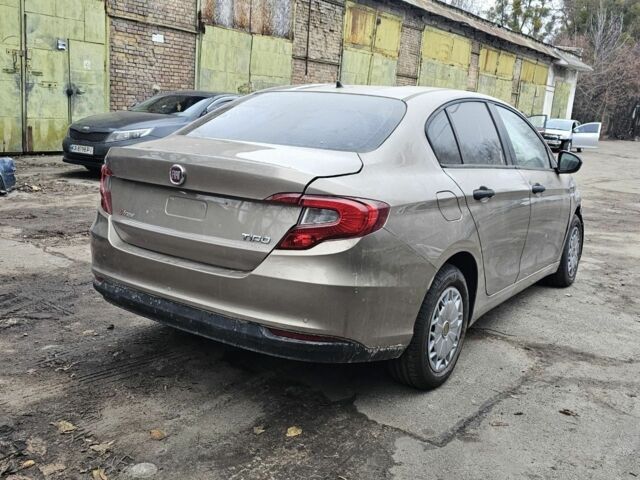 Бежевый Фиат Типо, объемом двигателя 1.4 л и пробегом 17 тыс. км за 2600 $, фото 5 на Automoto.ua