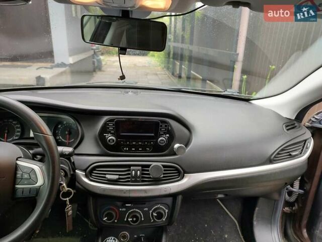 Коричневый Фиат Типо, объемом двигателя 1.37 л и пробегом 51 тыс. км за 10700 $, фото 6 на Automoto.ua