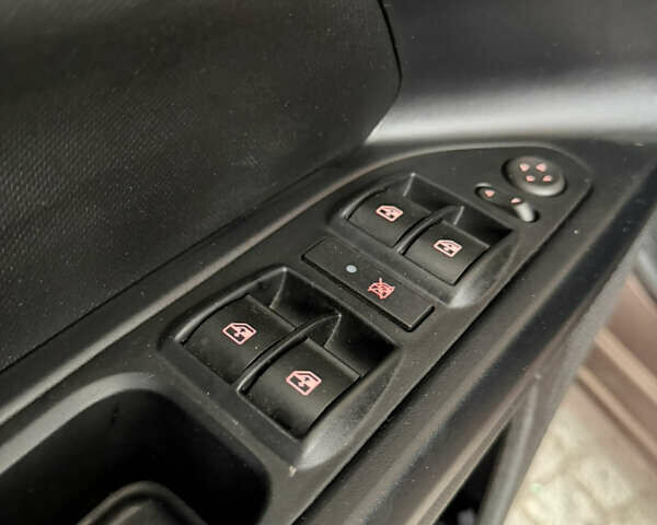 Коричневий Фіат Тіпо, об'ємом двигуна 1.37 л та пробігом 44 тис. км за 8850 $, фото 18 на Automoto.ua