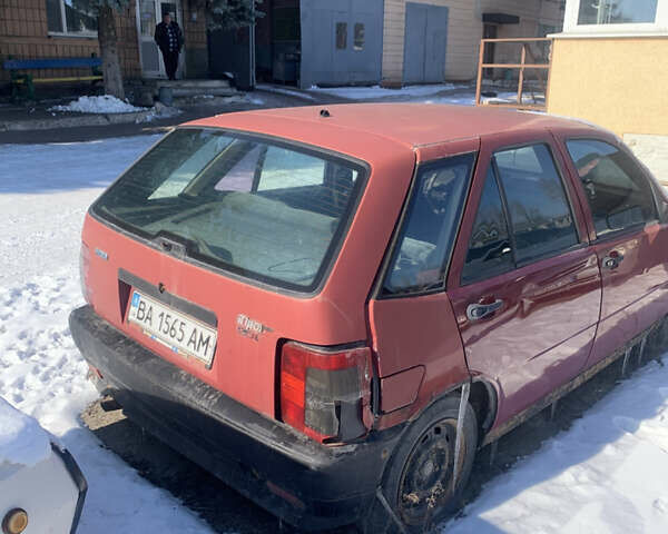 Красный Фиат Типо, объемом двигателя 1.4 л и пробегом 100 тыс. км за 600 $, фото 2 на Automoto.ua
