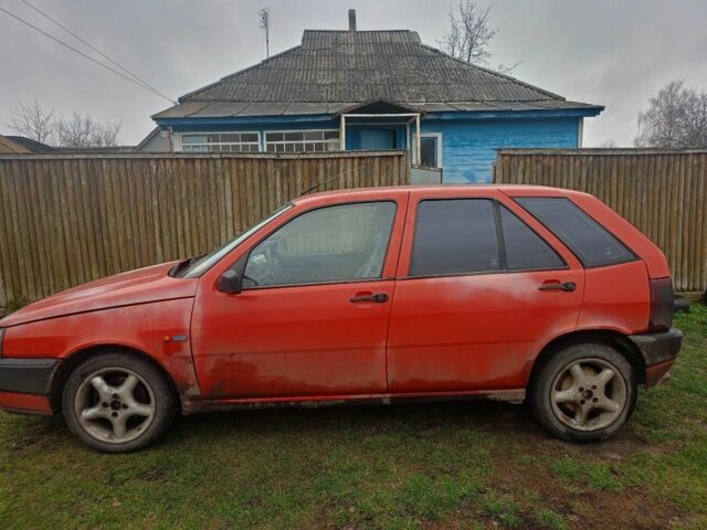 Красный Фиат Типо, объемом двигателя 1.9 л и пробегом 108 тыс. км за 830 $, фото 1 на Automoto.ua