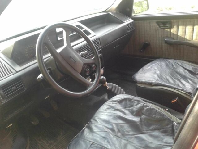 Красный Фиат Типо, объемом двигателя 1.4 л и пробегом 1000 тыс. км за 824 $, фото 4 на Automoto.ua