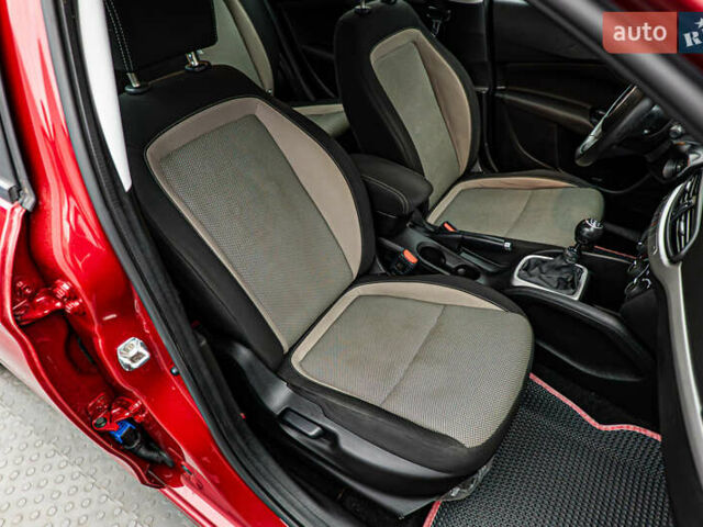 Фіат Тіпо 2017 у Києві на Automoto.ua Червоний Фіат Тіпо, об'ємом двигуна 1.4 л та пробігом 154 тис. км за 7471 $, фото 14 на Automoto.ua