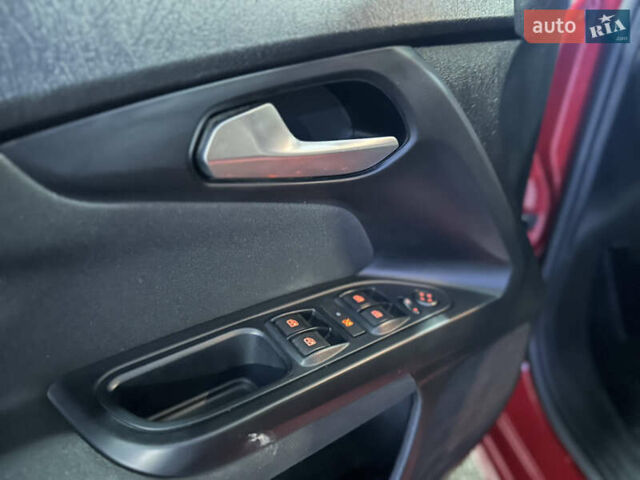 Червоний Фіат Тіпо, об'ємом двигуна 1.6 л та пробігом 153 тис. км за 9700 $, фото 10 на Automoto.ua