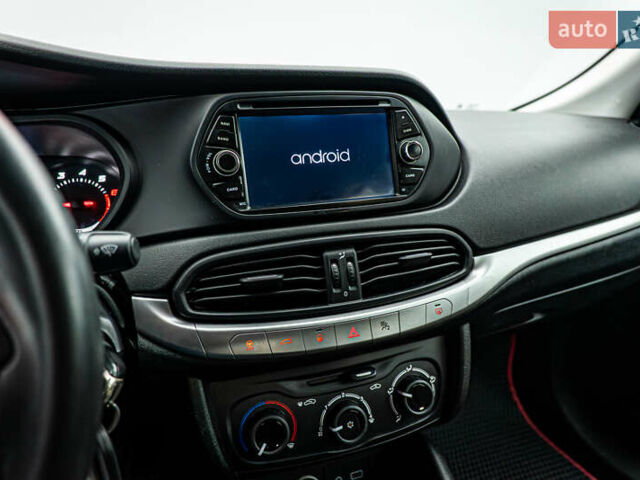 Фіат Тіпо 2017 у Києві на Automoto.ua Червоний Фіат Тіпо, об'ємом двигуна 1.4 л та пробігом 154 тис. км за 7471 $, фото 11 на Automoto.ua