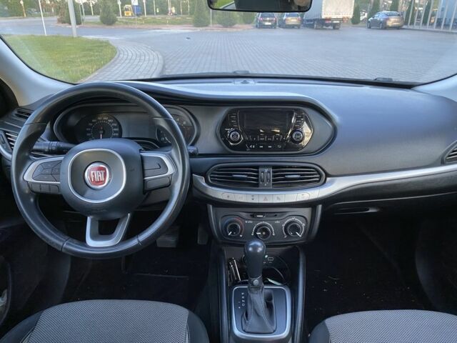 Красный Фиат Типо, объемом двигателя 1.6 л и пробегом 151 тыс. км за 9200 $, фото 7 на Automoto.ua