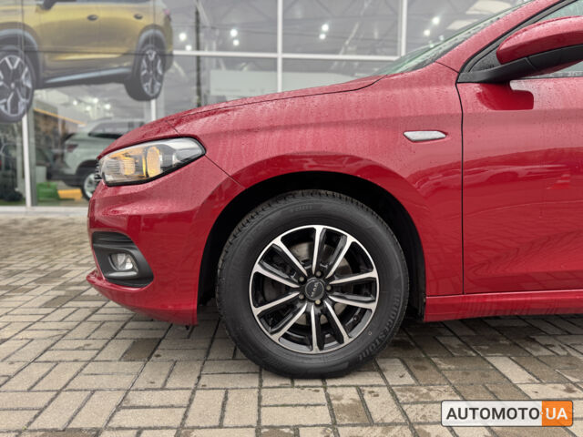 Красный Фиат Типо, объемом двигателя 1.4 л и пробегом 45 тыс. км за 9500 $, фото 1 на Automoto.ua