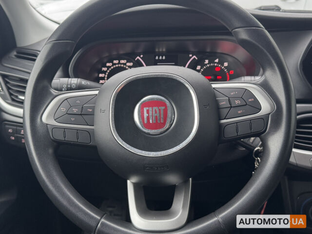 Красный Фиат Типо, объемом двигателя 1.4 л и пробегом 45 тыс. км за 9500 $, фото 15 на Automoto.ua