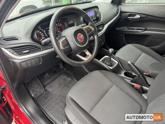 Красный Фиат Типо, объемом двигателя 1.4 л и пробегом 45 тыс. км за 9500 $, фото 10 на Automoto.ua