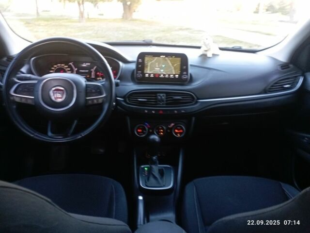 Червоний Фіат Тіпо, об'ємом двигуна 1.6 л та пробігом 192 тис. км за 12300 $, фото 6 на Automoto.ua