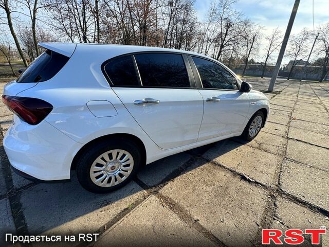 Фиат Типо, объемом двигателя 1.4 л и пробегом 28 тыс. км за 10500 $, фото 7 на Automoto.ua
