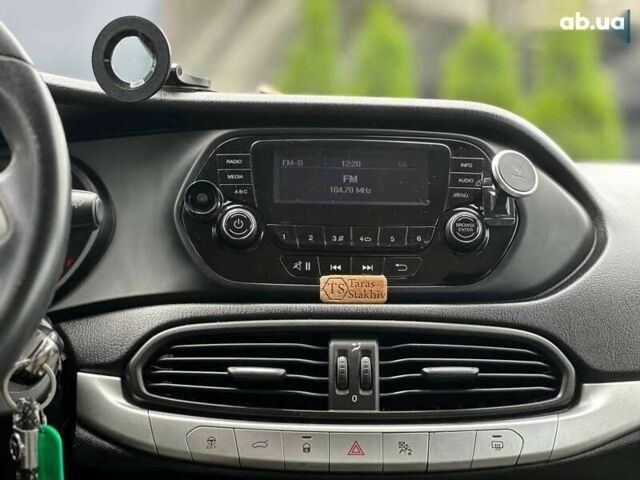 Фиат Типо, объемом двигателя 1.6 л и пробегом 72 тыс. км за 9190 $, фото 12 на Automoto.ua