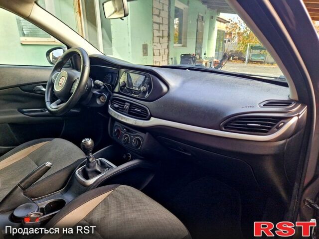 Фіат Тіпо, об'ємом двигуна 1.4 л та пробігом 118 тис. км за 7499 $, фото 9 на Automoto.ua