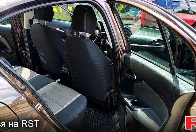 Фиат Типо, объемом двигателя 1.4 л и пробегом 62 тыс. км за 10000 $, фото 5 на Automoto.ua