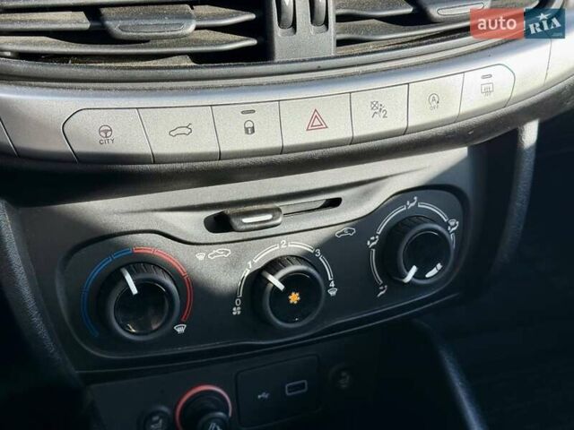 Фиат Типо, объемом двигателя 1.37 л и пробегом 140 тыс. км за 8700 $, фото 16 на Automoto.ua