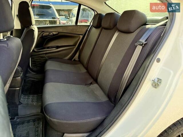 Фиат Типо, объемом двигателя 1.37 л и пробегом 140 тыс. км за 8700 $, фото 8 на Automoto.ua