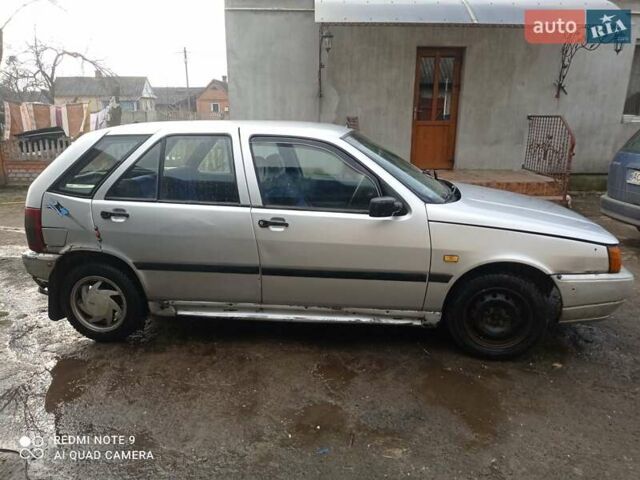 Серый Фиат Типо, объемом двигателя 1.6 л и пробегом 300 тыс. км за 1000 $, фото 3 на Automoto.ua