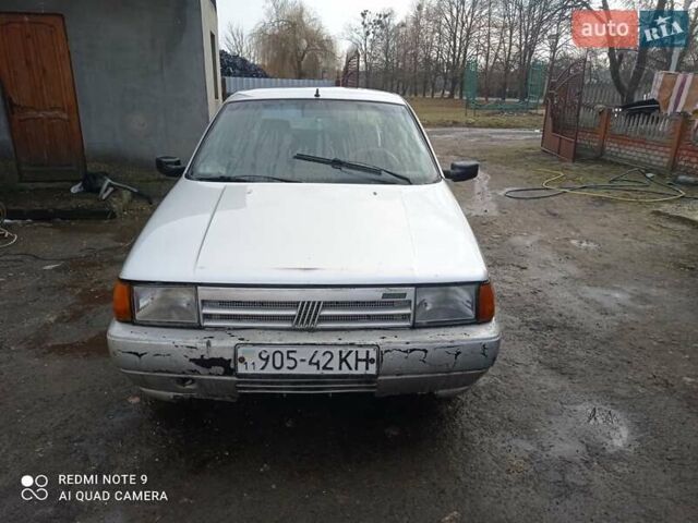 Серый Фиат Типо, объемом двигателя 1.6 л и пробегом 300 тыс. км за 1000 $, фото 1 на Automoto.ua