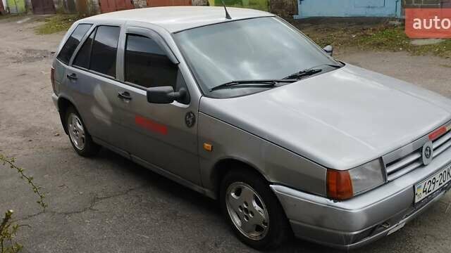 Серый Фиат Типо, объемом двигателя 1.6 л и пробегом 335 тыс. км за 1200 $, фото 1 на Automoto.ua