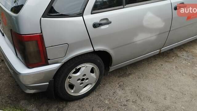 Серый Фиат Типо, объемом двигателя 1.6 л и пробегом 335 тыс. км за 1200 $, фото 17 на Automoto.ua