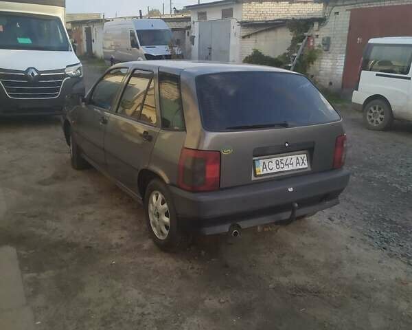 Серый Фиат Типо, объемом двигателя 1.4 л и пробегом 300 тыс. км за 1500 $, фото 1 на Automoto.ua