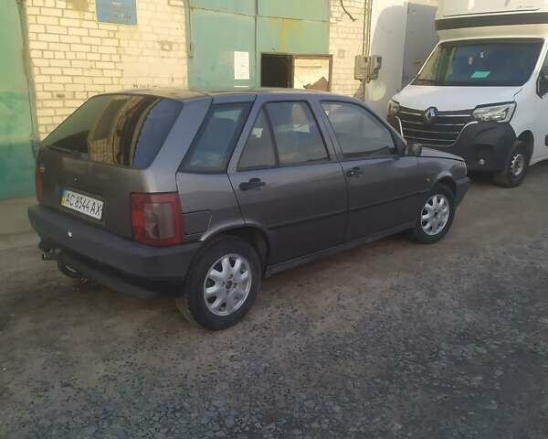 Серый Фиат Типо, объемом двигателя 1.4 л и пробегом 300 тыс. км за 1500 $, фото 2 на Automoto.ua