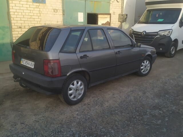 Серый Фиат Типо, объемом двигателя 1.4 л и пробегом 300 тыс. км за 1500 $, фото 3 на Automoto.ua