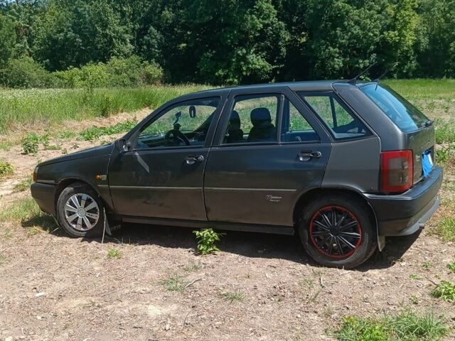 Серый Фиат Типо, объемом двигателя 1.4 л и пробегом 120 тыс. км за 850 $, фото 2 на Automoto.ua