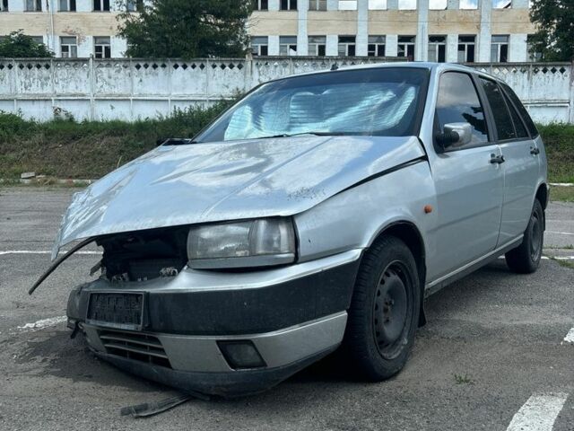 Серый Фиат Типо, объемом двигателя 1.4 л и пробегом 272 тыс. км за 400 $, фото 4 на Automoto.ua