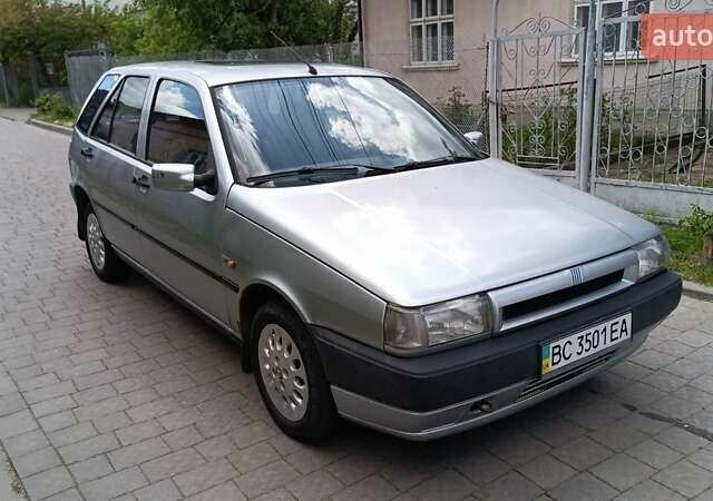 Серый Фиат Типо, объемом двигателя 1.6 л и пробегом 177 тыс. км за 2600 $, фото 2 на Automoto.ua