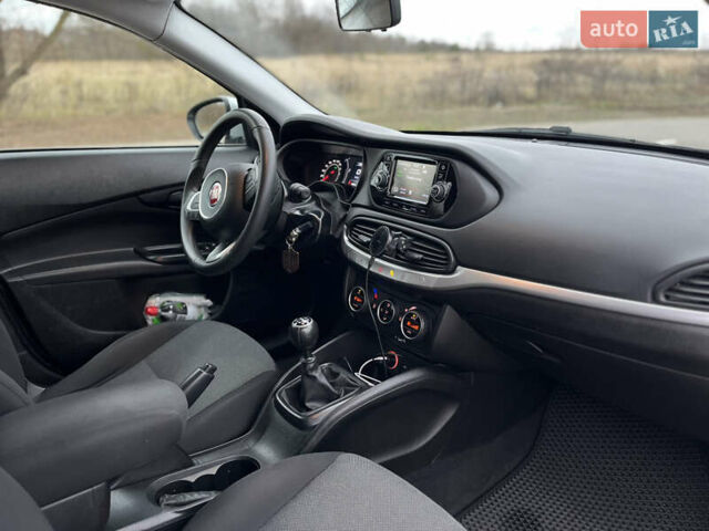 Сірий Фіат Тіпо, об'ємом двигуна 1.37 л та пробігом 89 тис. км за 12000 $, фото 18 на Automoto.ua